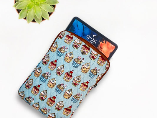 Cupcake IPad Sleeve