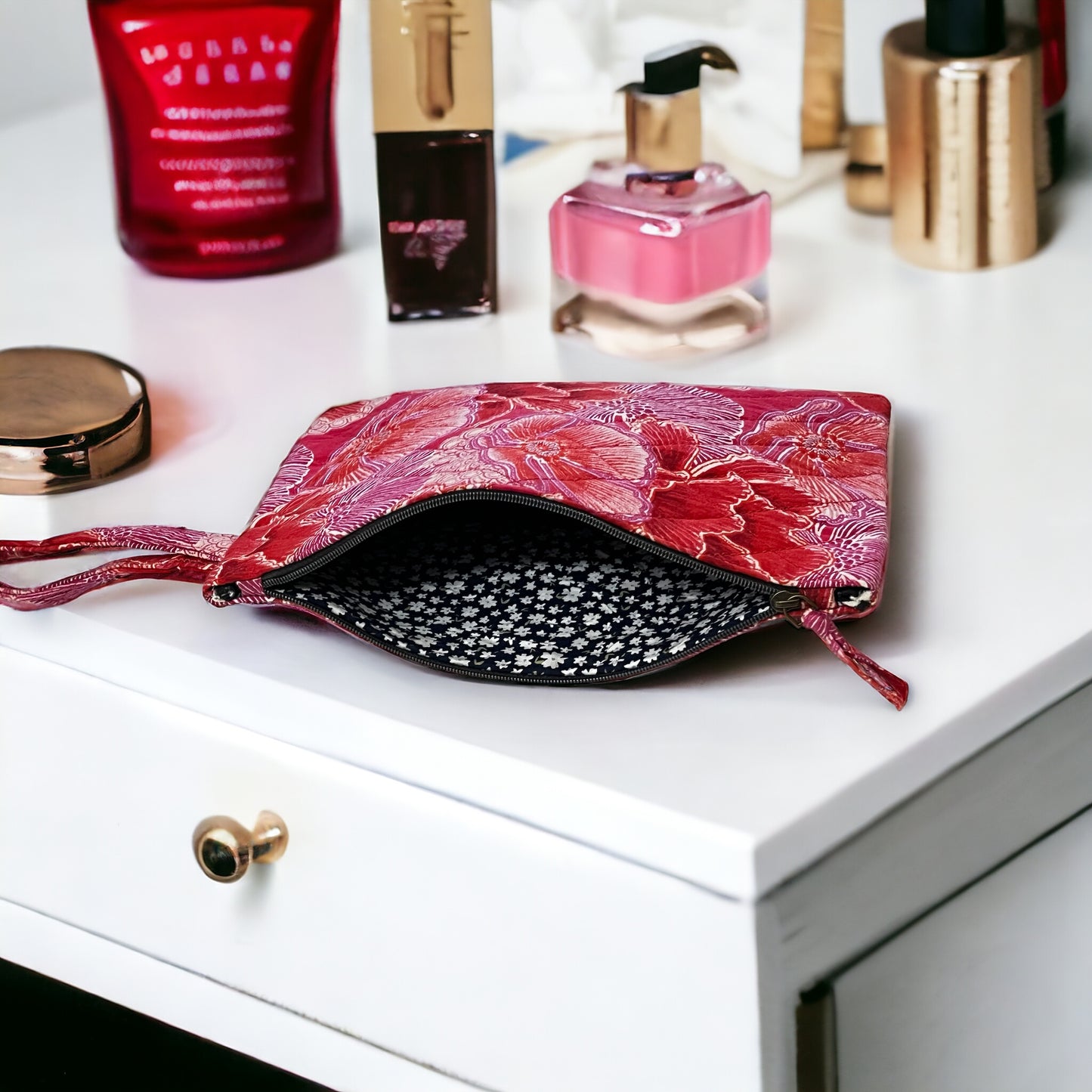 Glam Gaze Vanity Pouch