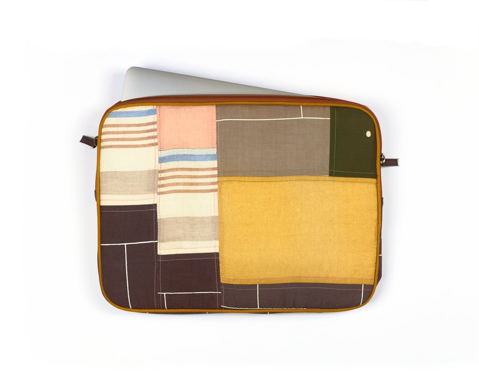 Back to Basics Neutral Laptop Sleeve