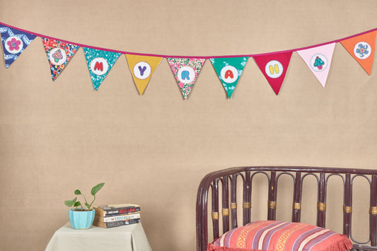Personalized Name Banner with Cupcake & Flower Motifs (Triangle Flag)